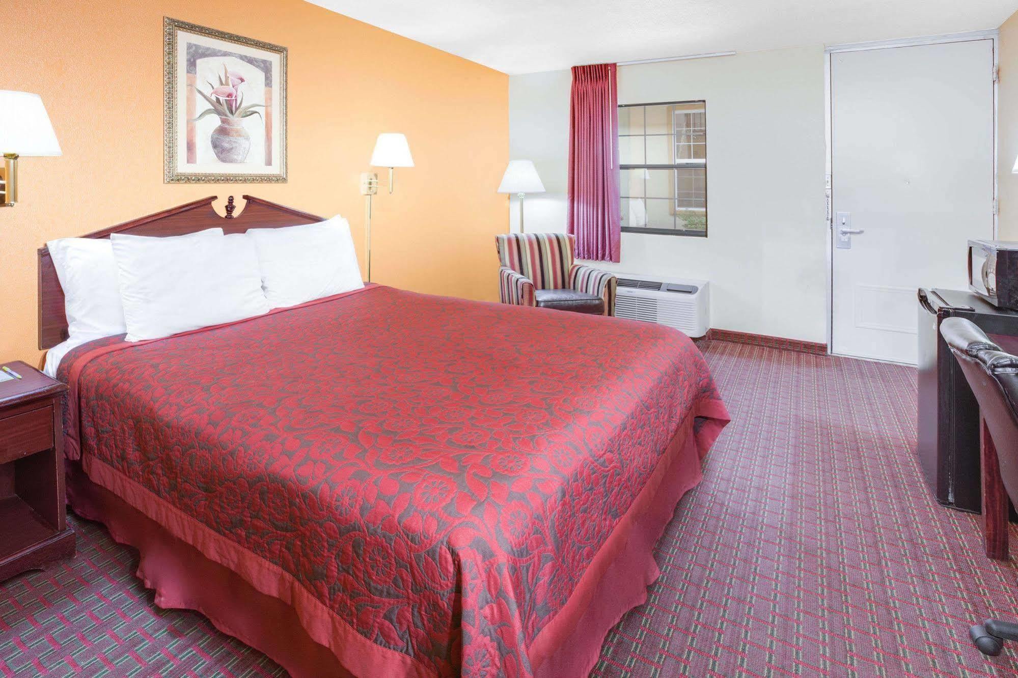 Sunrise Extended Stay Серси Экстерьер фото